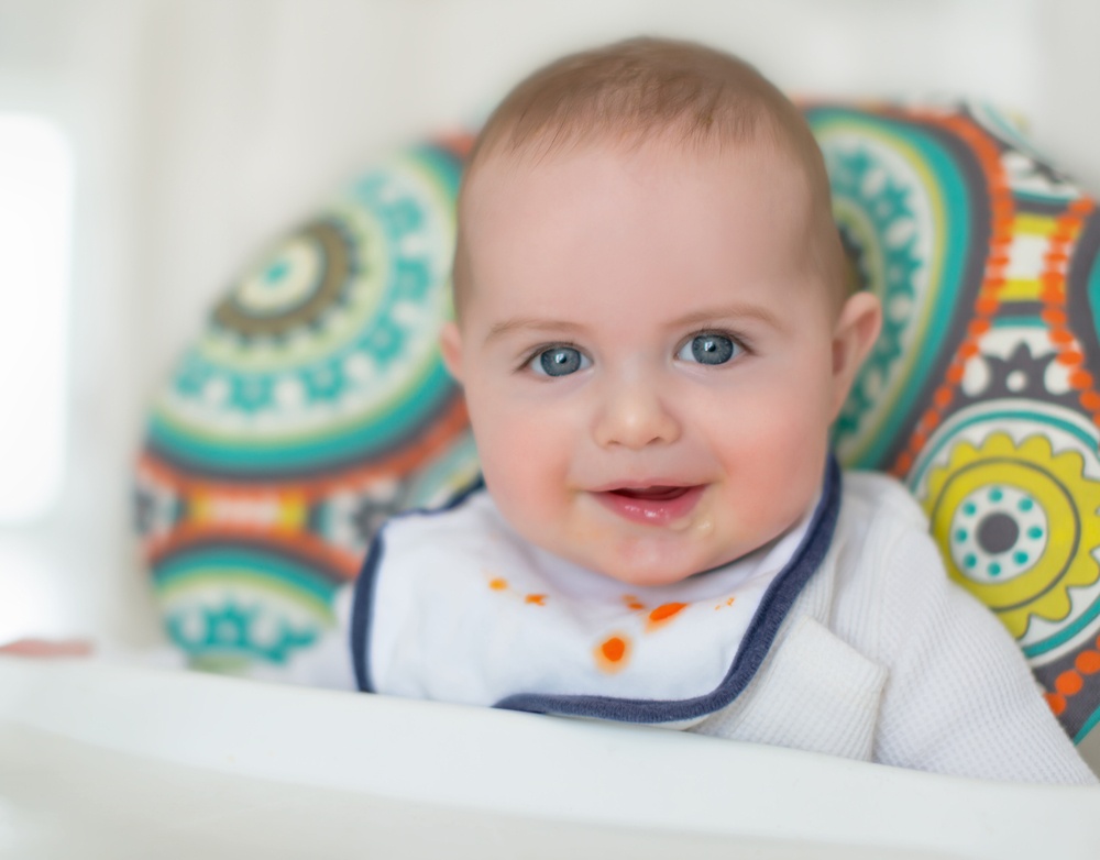 Cute baby eating puree-2.jpeg